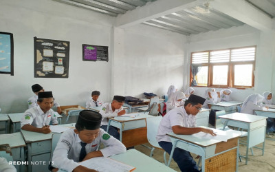MTs Ma’arif Al Hamid Laksanakan Asesmen Sumatif Akhir Semester Genap Tahun Pelajaran 2024/2025