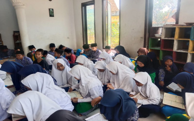 ROHIS: Berbakti Kepada Orang Tua - Bapak Muhammad Heriyanto, M.Pd.