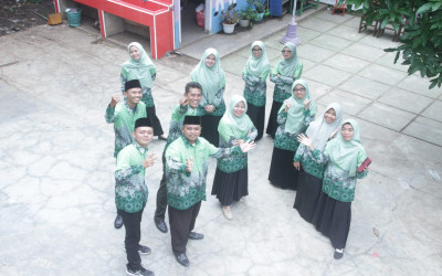 Merajut Identitas Bangsa: Peringatan Hari Batik Nasional di MTs Ma’arif Al Hamid