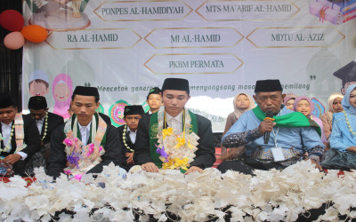 Membangun Generasi IMTAQ dan IPTEK sebagai Wujud Visi MTs Ma'arif Al Hamid