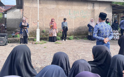 Santri Hebat, Indonesia Kuat: Upacara Hari Santri di MTs Ma’arif Al Hamid